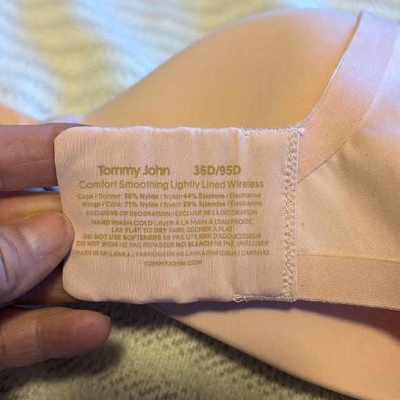 Tommy John Comfort Smoothing Lightly Lined Wireless Bra in Pale Pink Size 36D - Picture 2 of 9